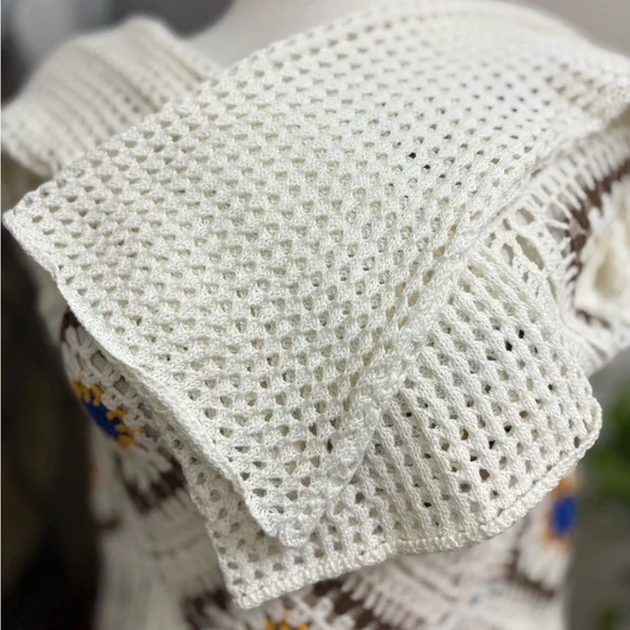 Wild Moss Cream Crochet Granny Square Flared Long Sleeve Fringe Top. | Size XL - Picture 7 of 9